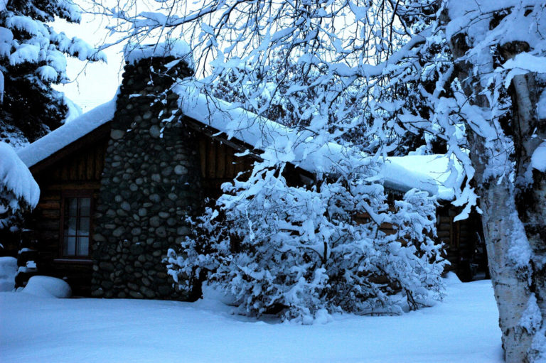 cabin snow chimney